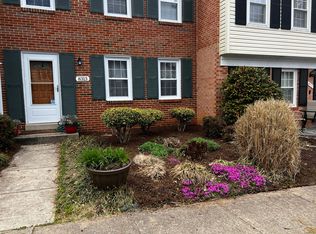 8313 Uxbridge Ct, Springfield, VA 22151