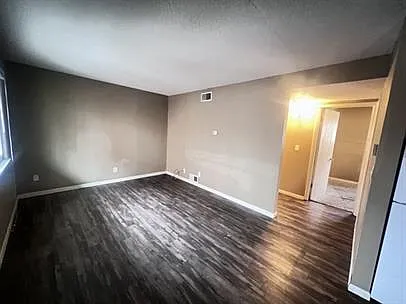 711 W Church St — Photo 10