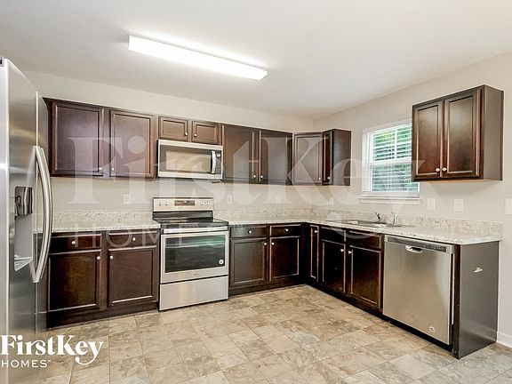 5th image of 825 Winterside Ln