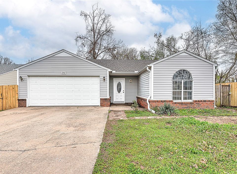 1st image of 2910 NE 16th St