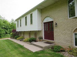 614 Winding Creek Path, Valparaiso, IN 46385