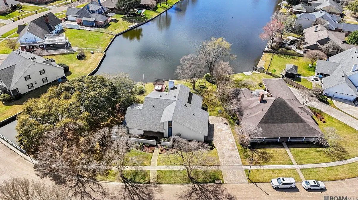 4 bed, 3725 sqft, $3,500 — Photo 3