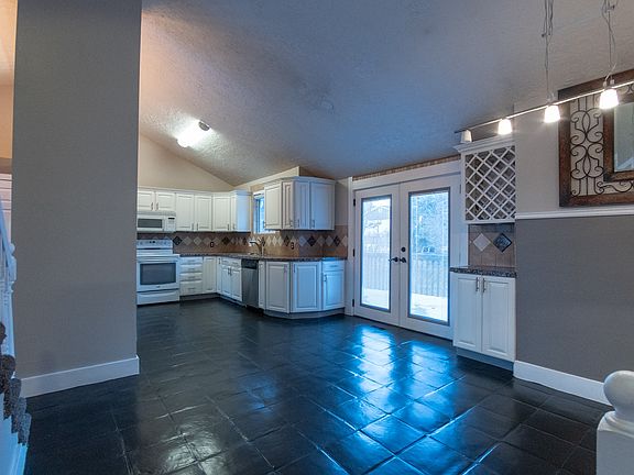 2nd image of 7537 S Kingston Cir