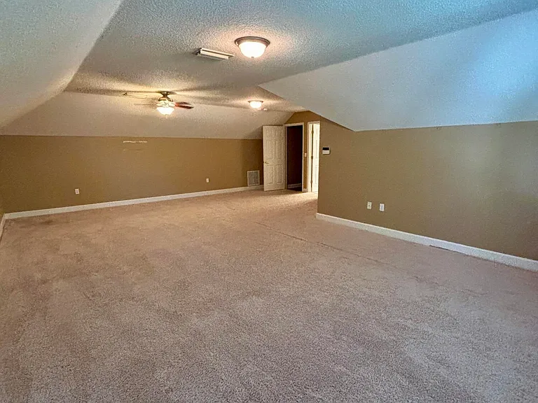 11827 Crusselle Dr — Photo 17