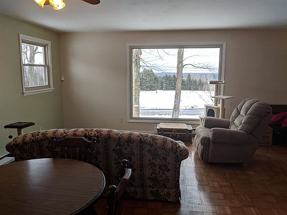 4th image of 412 Briar Hill St