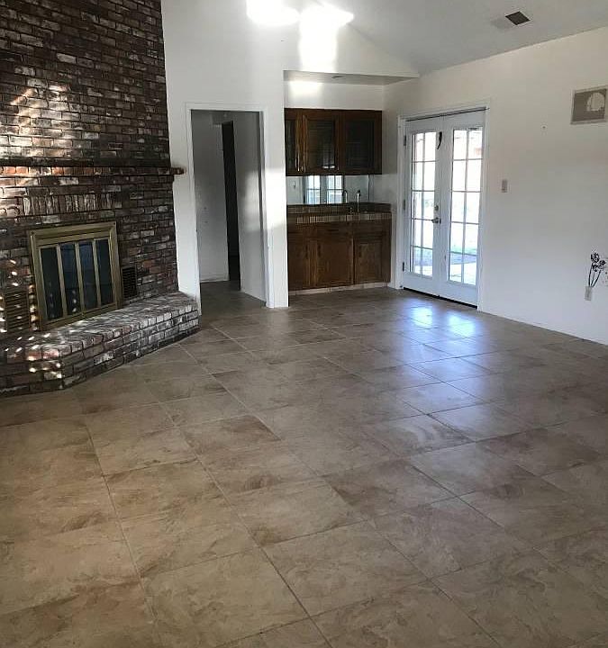2nd image of 5100 Hollis St