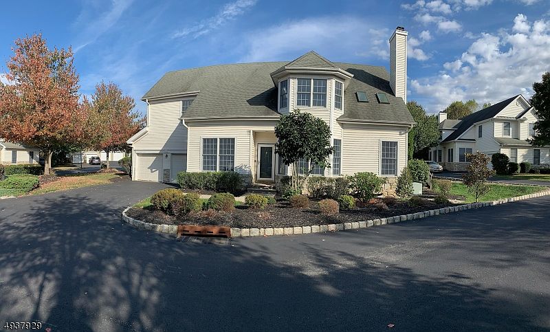 1st image of 1 SAWGRASS WAY