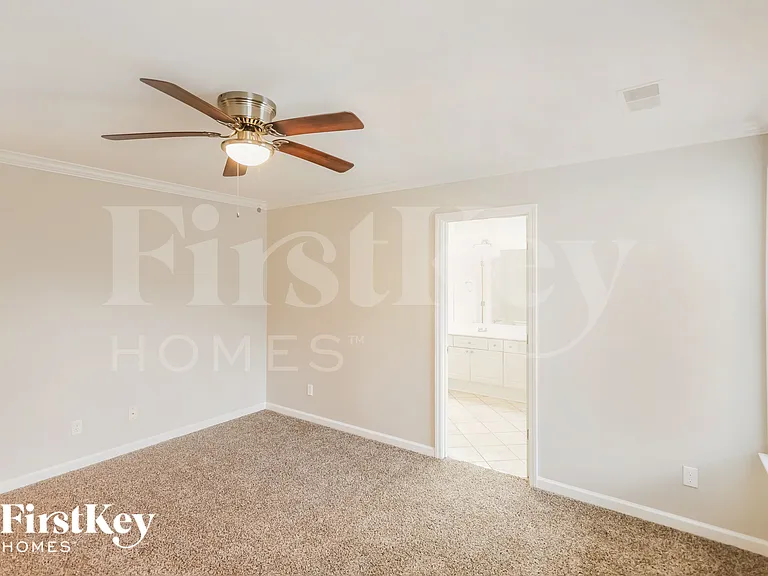 146 Hickory Point Dr — Photo 10