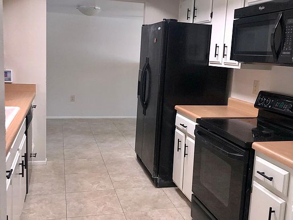 5th image of 806 E Stephens Dr