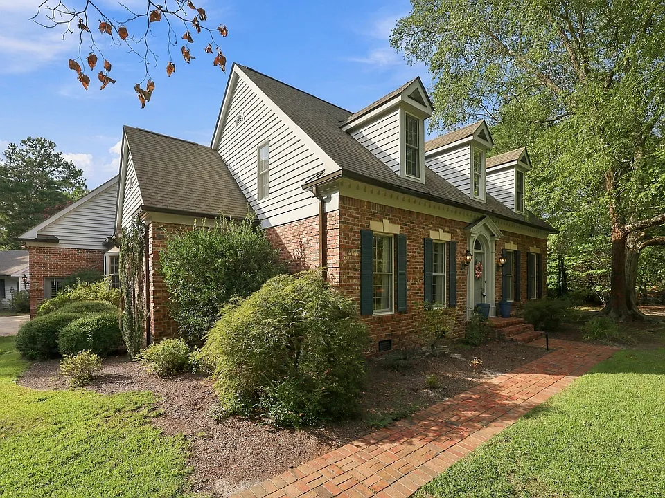 35 McDonald Rd W