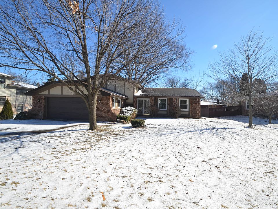 1st image of 10113 S 86th Ct