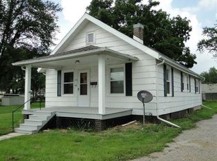1216 E Washington St, Macomb, IL 61455