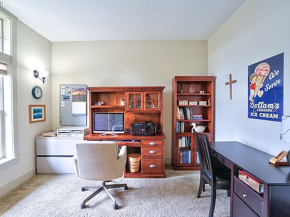 4th image of 3923 SE Glen Meadows Way