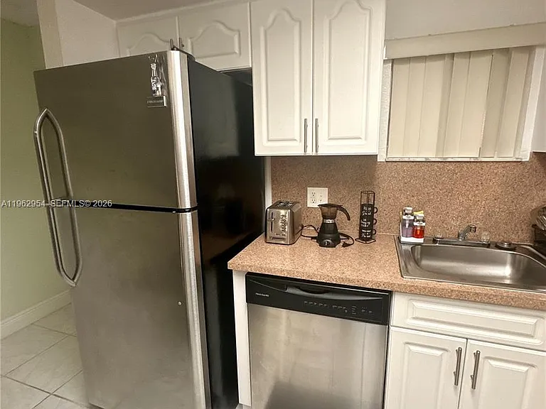 8235 Lake Dr #204 — Photo 6