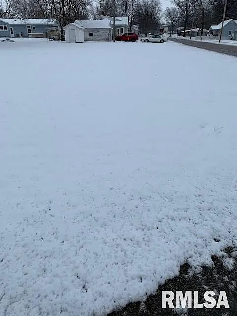 403 E Menard St photo 1