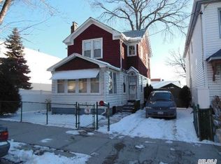 1821 129th St, College Point, NY 11356