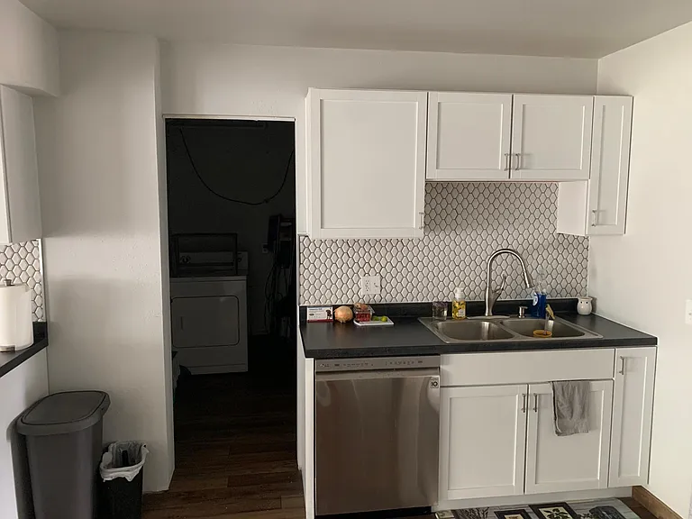 830 E Tallent St — Photo 2