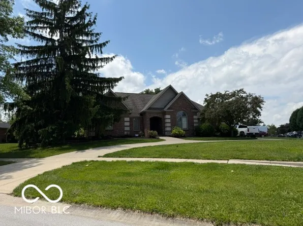 1005 Mount Vernon Dr, Greenwood, IN 46142