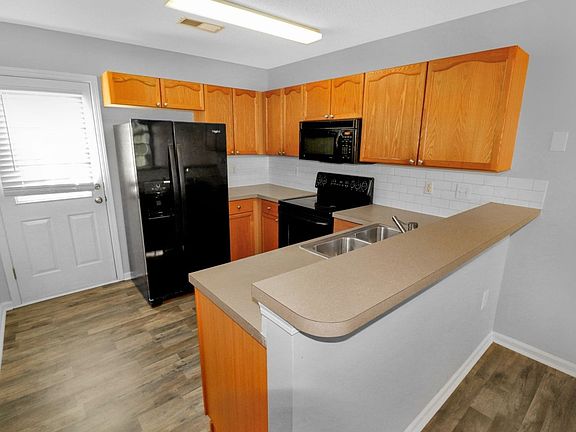 3rd image of 309 Sampson St