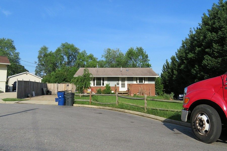 1st image of 13403 Yardley Ln