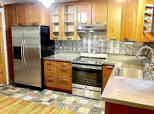5th image of 118 16th St #14