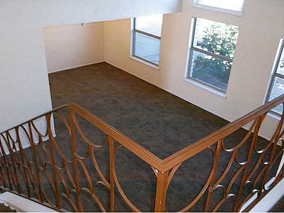 3rd image of 9328 McCabe Dr