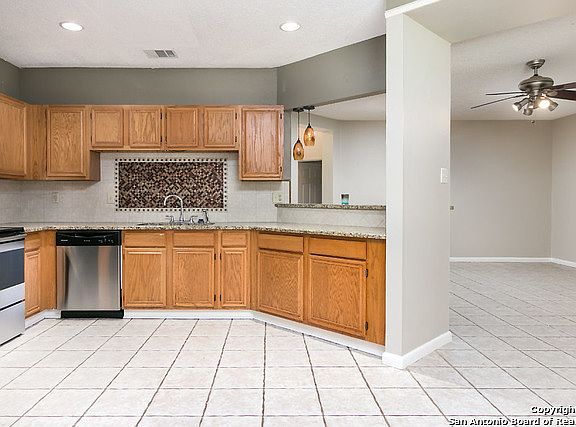 5th image of 3402 Oldoak Park Dr