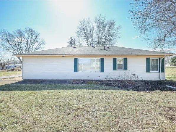 5198 State Route 212 NW, Beach City, OH 44608