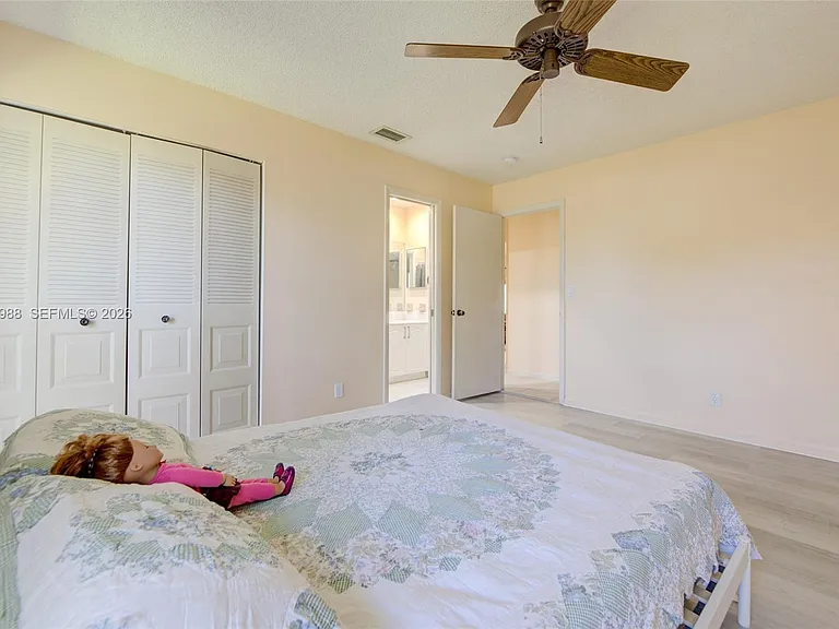 9039 NW 21st Ct — Photo 29