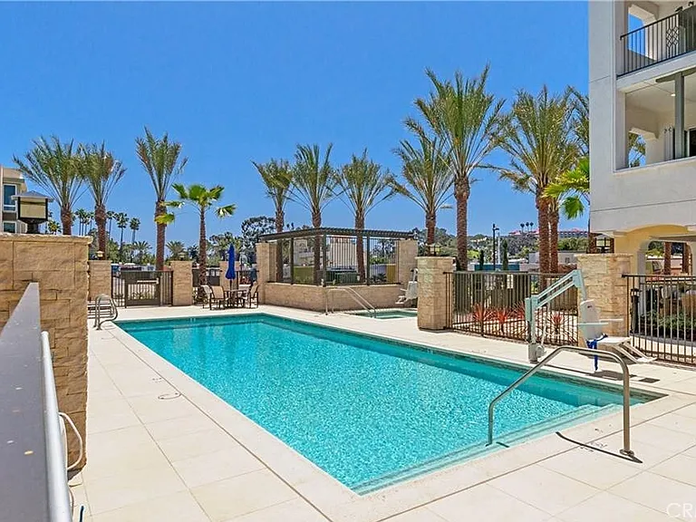 326 Doheny Way — Photo 19