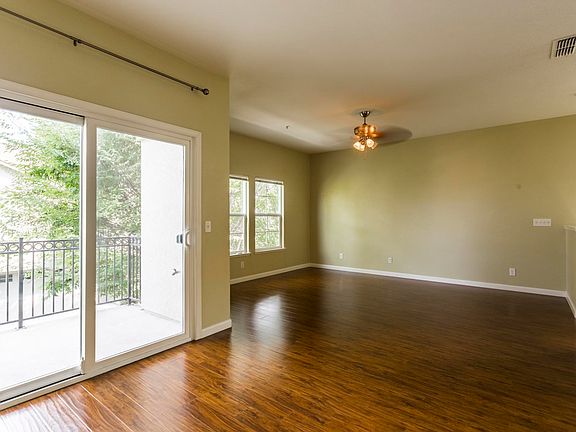 5th image of 3301 N Park Dr Unit 711