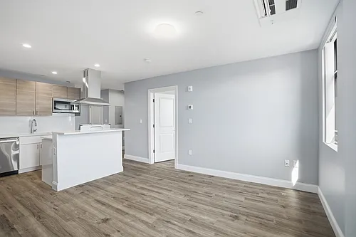 632 Centre St #305 Photo 1
