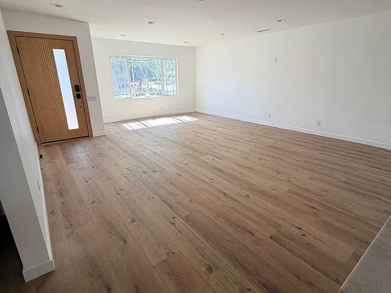 6453 Sale Ave — Photo 4