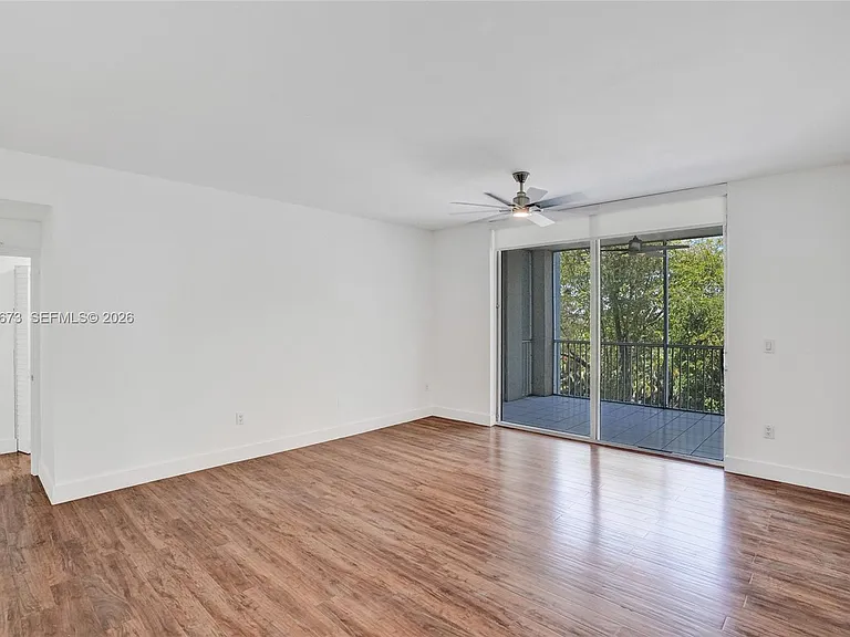 9725 NW 52nd St #406 — Photo 14
