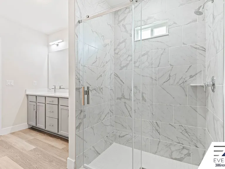 71 Point Of Woods Dr — Photo 21