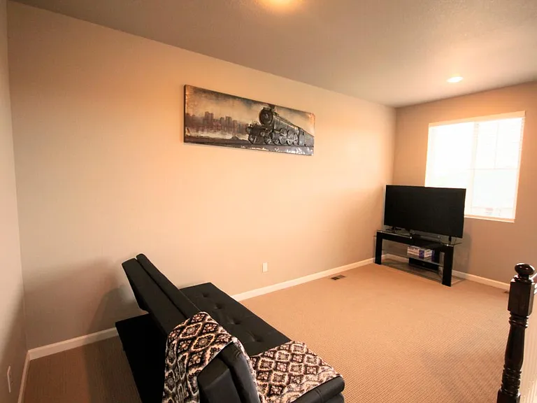 1401 Skyline Dr — Photo 13