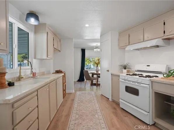 31130 S General Kearny Rd Spc 136, Temecula, CA 92591
