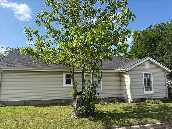 4th image of 301 Cedar St
