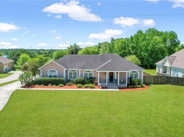 367 Water Crest Dr, Brunswick, GA 31523
