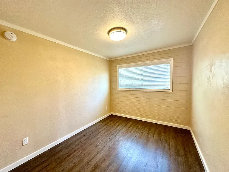 Bel Air Apartments — Photo 9