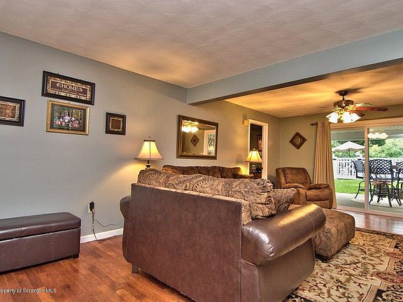 5th image of 41 Oakwood Dr