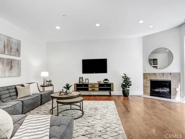 11851 Laurelwood Dr APT 103, Studio City, CA 91604