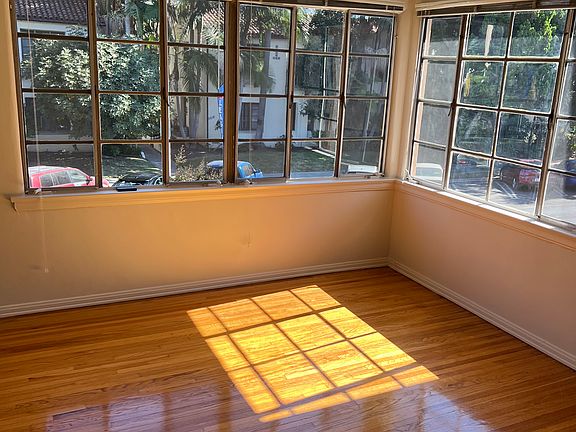 4th image of 425 S Cloverdale Ave #423