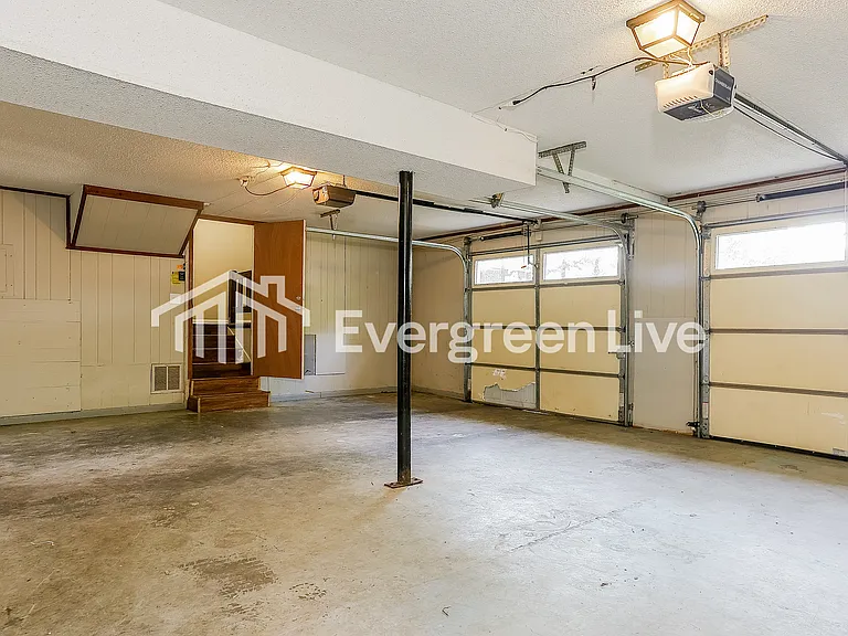 1705 W 58th St — Photo 13