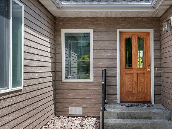 3rd image of 219 Commons Way