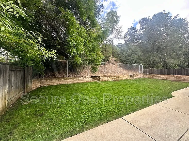 29362 Hillrise Dr — Photo 23