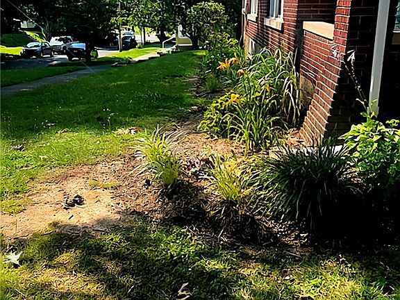 2nd image of 328 Oakwood Ave