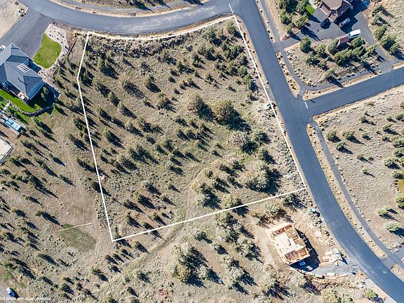 4th image of LOT 8 NE Hilltop Ln