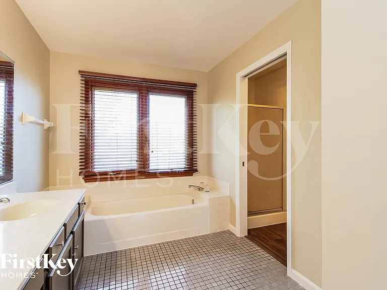 7247 Cinnamon Woods Dr — Photo 10