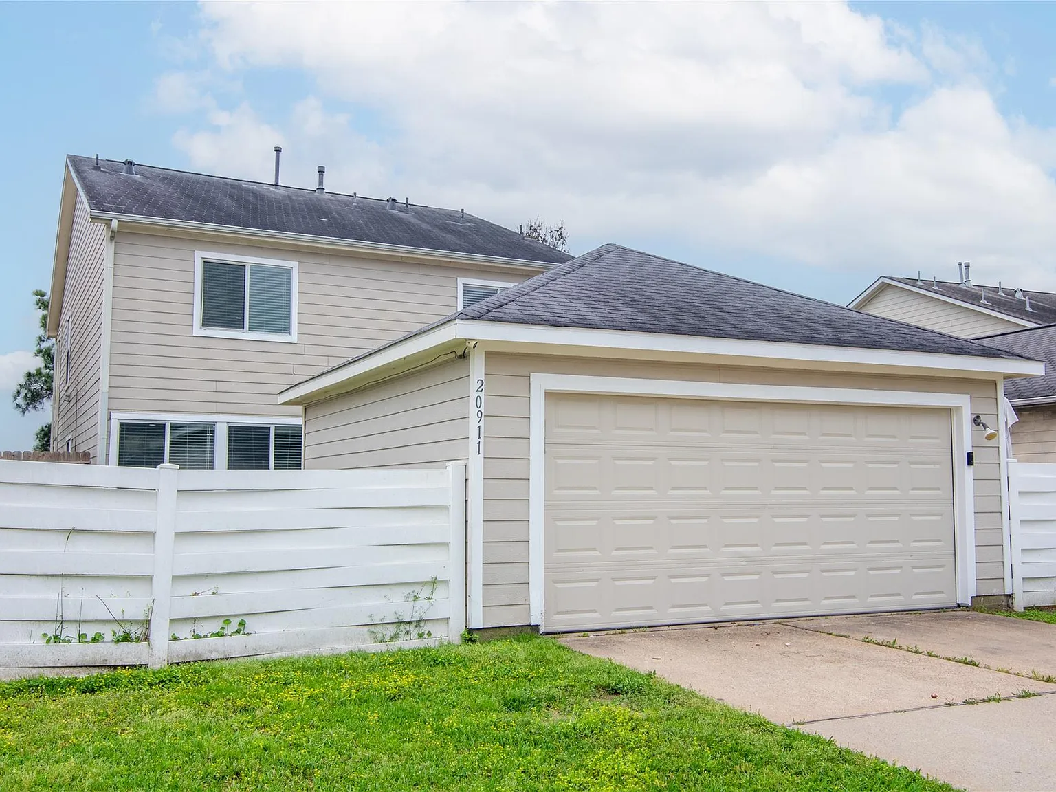4 bed, 2.5 bath, 2140 sqft, $2,050 — Photo 4